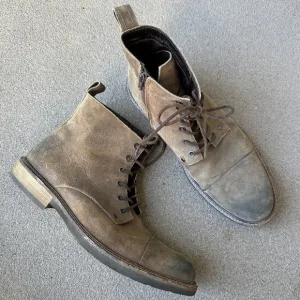 ECCO Kenton Chukka Lace Up Factory Distressed Boots in Brown Leather Sz. 9