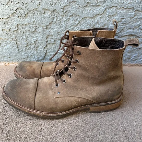 ECCO Kenton Chukka Lace Up Factory Distressed Boots in Brown Leather Sz. 9