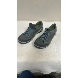 ECCO Men’s Soft 7 Nubuck Leather Sneakers – Gray Lace-Up Comfort Shoes