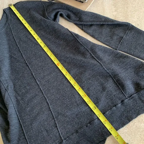 EILEEN FISHER WOMAN Grey merino wool sweater angled seams asymmetrical hem M EUC