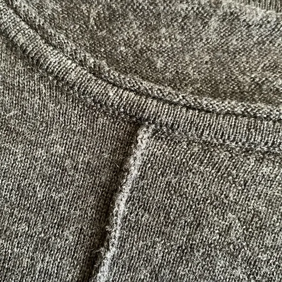 EILEEN FISHER WOMAN Grey merino wool sweater angled seams asymmetrical hem M EUC