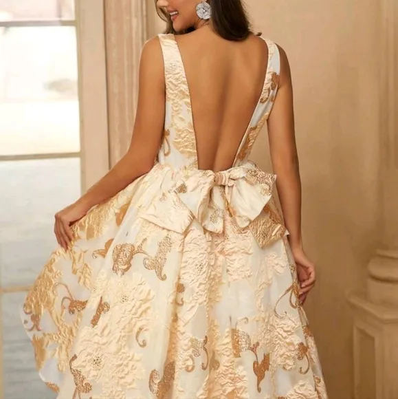 Elegant &amp; Cute Women's Boat Neckline Woven Jacquard Dress With Cutout Back