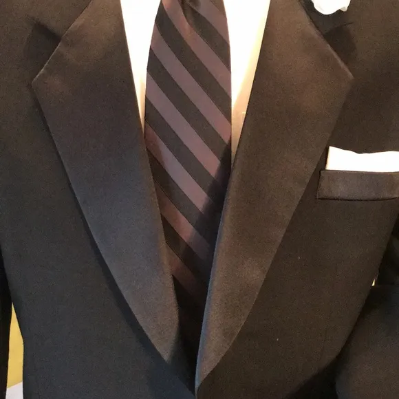 Emuo Bruzzi Tuxedo Coat