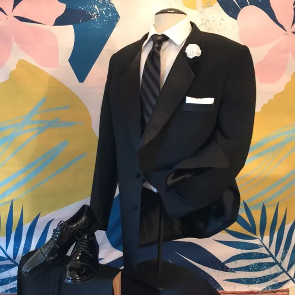 Emuo Bruzzi Tuxedo Coat