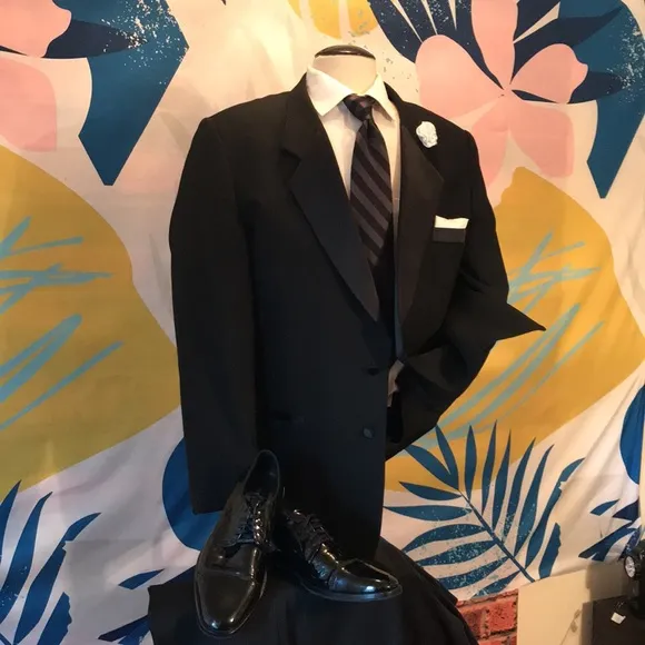 Emuo Bruzzi Tuxedo Coat
