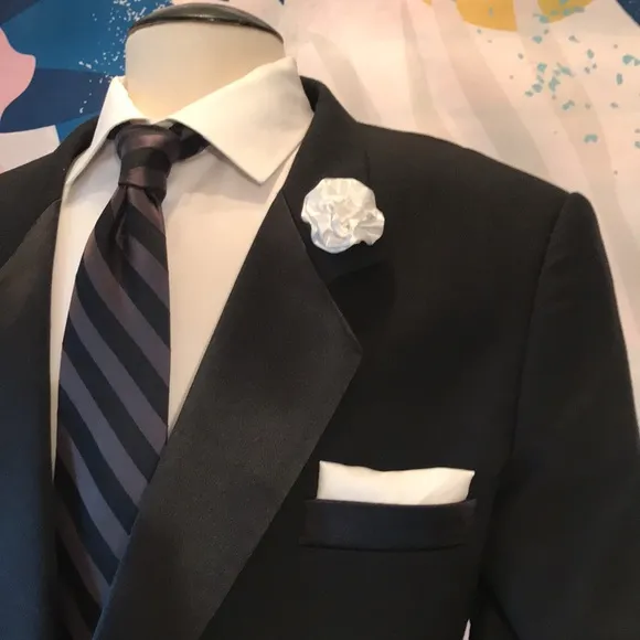 Emuo Bruzzi Tuxedo Coat