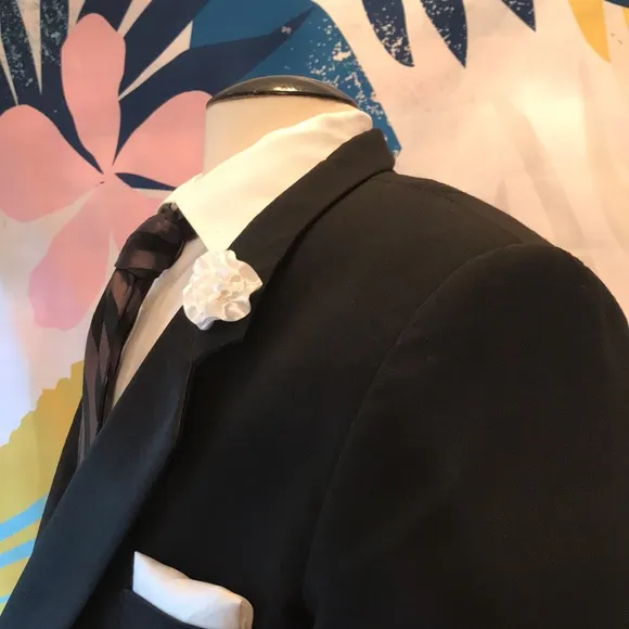 Emuo Bruzzi Tuxedo Coat