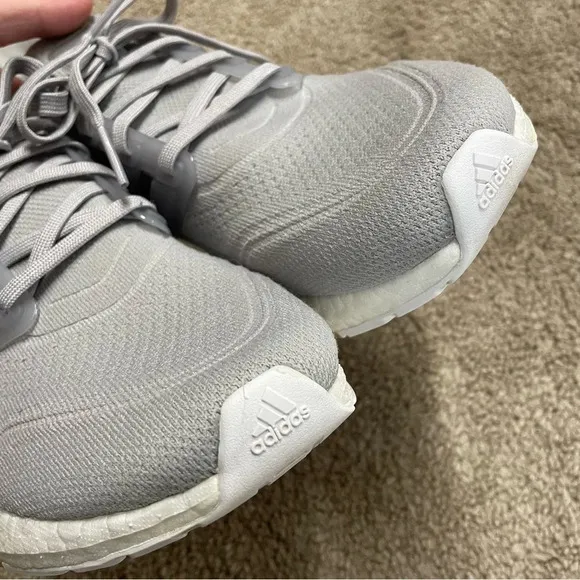EUC Adidas Ultraboost 21 Shoes Grey Two /Grey Two /Screaming Orange FY0397
