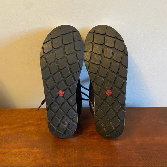 EUC Astral Brewer Black Size 10.5