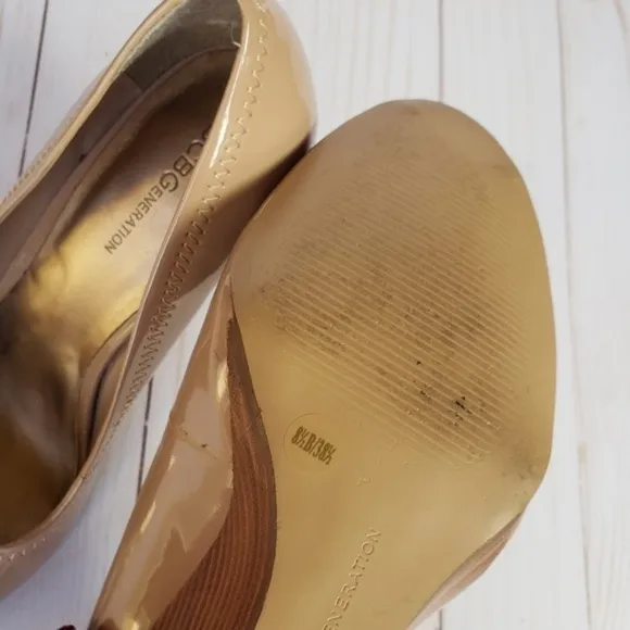 EUC BCBGeneration Patent Leather Wedges Tan 8.5