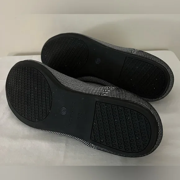EUC Rothy’s Women’s Classic Slip-On Flats Round Toe Charcoal; Size 9.5