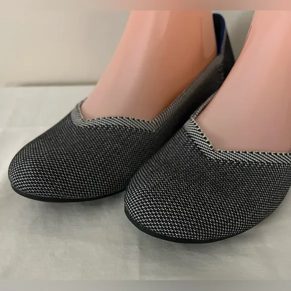 EUC Rothy’s Women’s Classic Slip-On Flats Round Toe Charcoal; Size 9.5