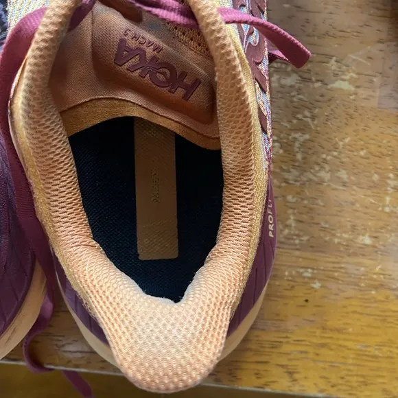 EXCELLENT CONDITION WOMEN’S SIZE 8 HOKA ONE ONE MACH 5 PROFLY RUNNING SHOES