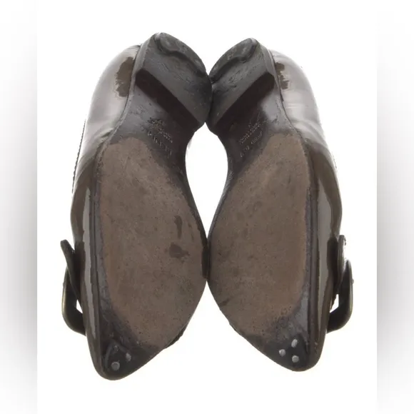 FENDI Buckle Front Patent Leather Ballerina Flats