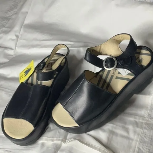 Fly-London Lesther Platform Wedges-‎ Bano