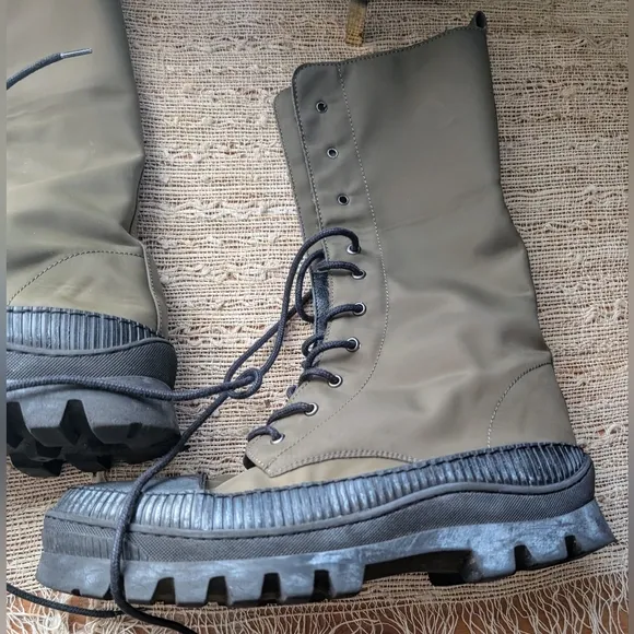 Free People • Goldie lug sole boot khaki green/black | combat boots