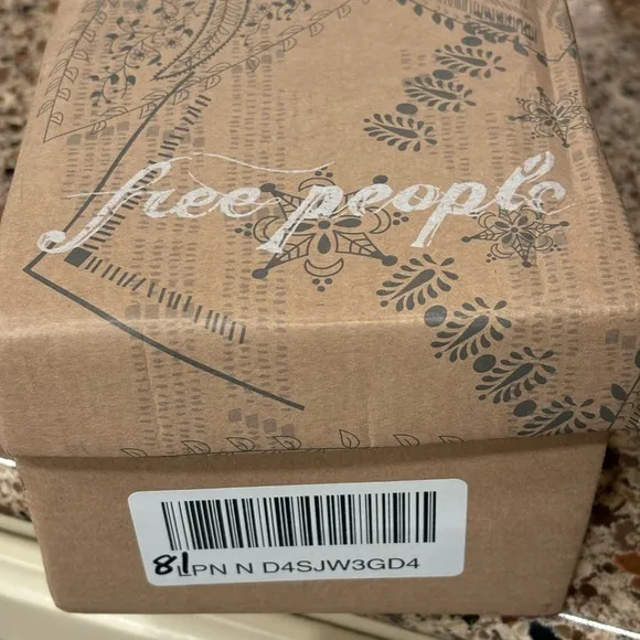 FREE PEOPLE Sandals River Pink Woven Leather Flats Sz 37