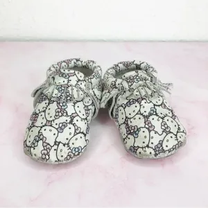 Freshly Picked x Sanrio Hello Kitty baby moccasins Peek a Bow size 2 infant