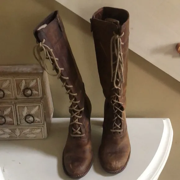 Frye villager lace up brown tall distressed boots size  7.5