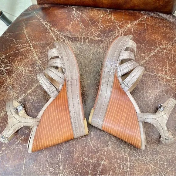 Frye taupe leather Corrina wedges sandals 6