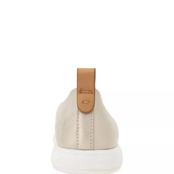 Gentle Souls by Kenneth Cole Women's Bella Slip On Flats Ice Metallic NWT size 7