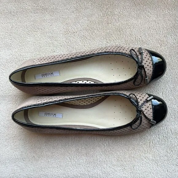 Geox Lola Taupe Nude Perforated Leather Black Cap Toe Ballet Flat EU 36.5 US 6.5