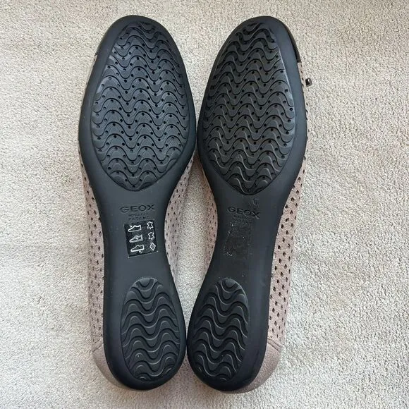 Geox Lola Taupe Nude Perforated Leather Black Cap Toe Ballet Flat EU 36.5 US 6.5