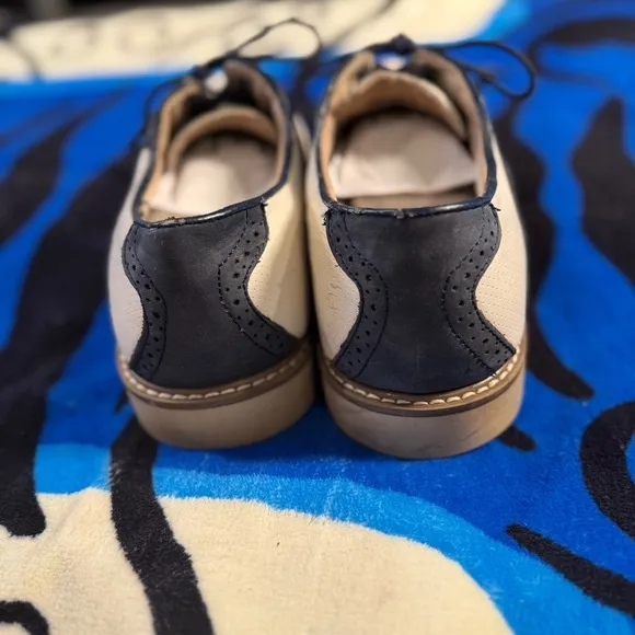 G.H. Bass &amp; Company Oxford Saddle Shoes Size 10DFantastic Condition