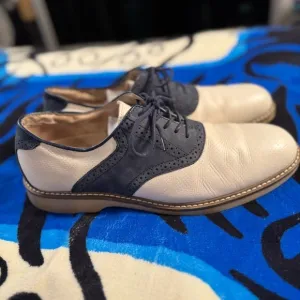 G.H. Bass &amp; Company Oxford Saddle Shoes Size 10DFantastic Condition