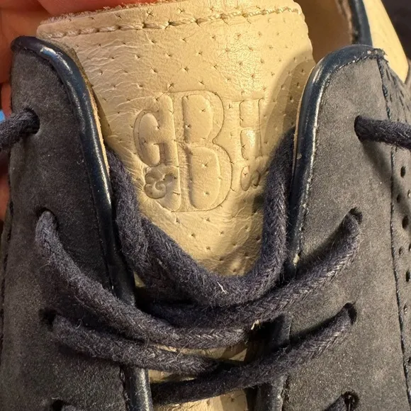 G.H. Bass &amp; Company Oxford Saddle Shoes Size 10DFantastic Condition