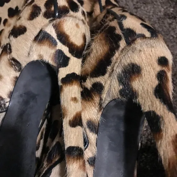 Giambattista Valli Cheetah Print Mid boots⚜