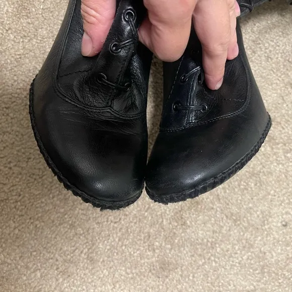 Gianni Bini Lace Up Black Leather Boots 6.5