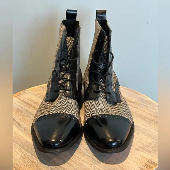 Giovanni Leather and Tweed Wingtip dress lace up boots. Size 13