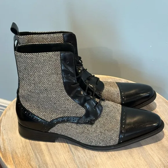 Giovanni Leather and Tweed Wingtip dress lace up boots. Size 13