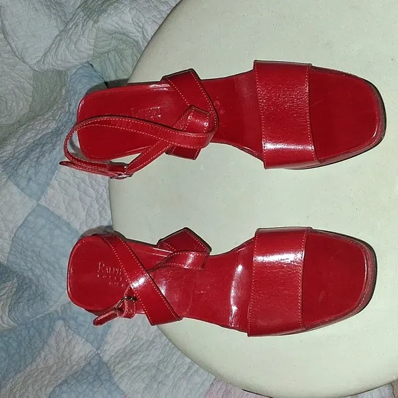 Gorgeous New Red Ralph Lauren Made In Italy Sandals With Buckle Closure