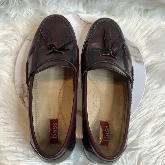 GUC Mens Bass Bungundy Leather Slip-On Loafers with Tassel Detail, 9 1/2D