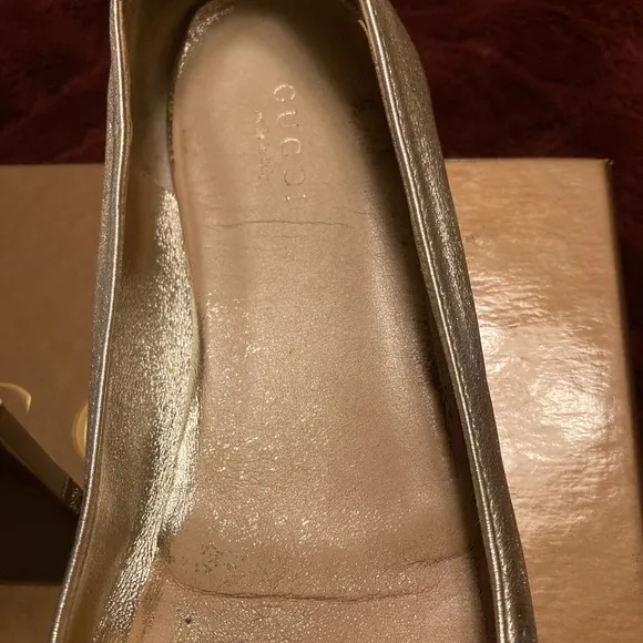 Gucci authentic Silver Leather Ballet Flats With GG Logo size 36 1/2.