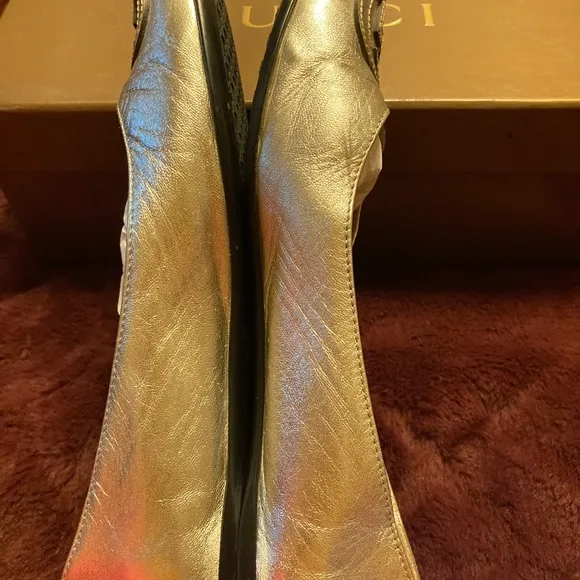 Gucci authentic Silver Leather Ballet Flats With GG Logo size 36 1/2.