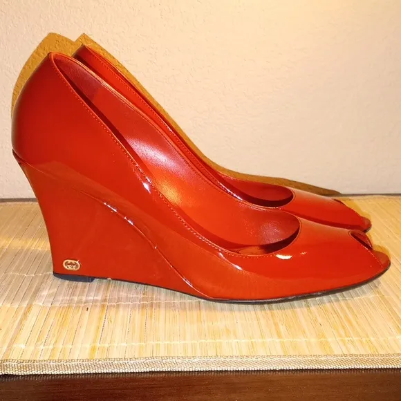 GUCCI Elegant Red Peep-Toe Heels Wedges Size 9.5B