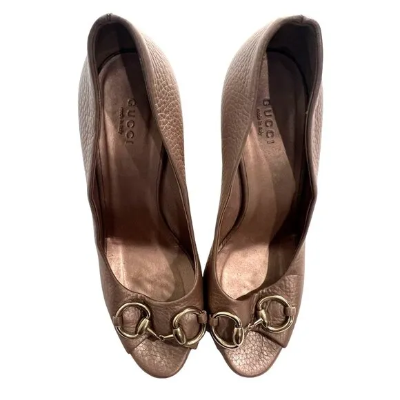 Gucci Metallic Peep Toe Horsebit Wedges in Pink