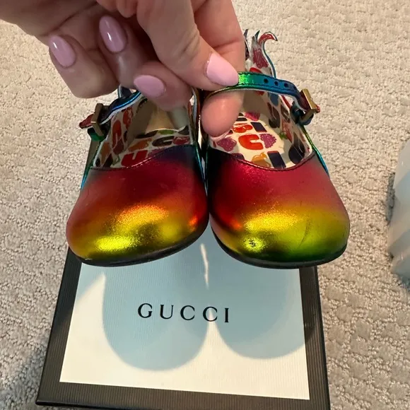 GUCCI NEW IN BOX 100% AUTHENTIC MARY JANE SZ 20 US 4 PARROT RAINBOW