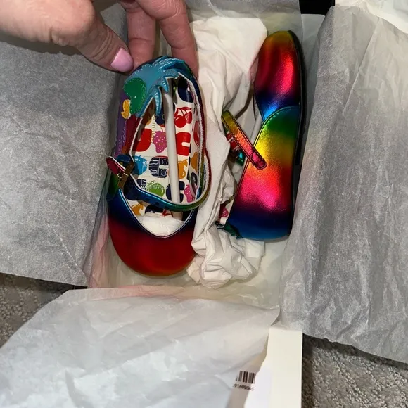 GUCCI NEW IN BOX 100% AUTHENTIC MARY JANE SZ 20 US 4 PARROT RAINBOW