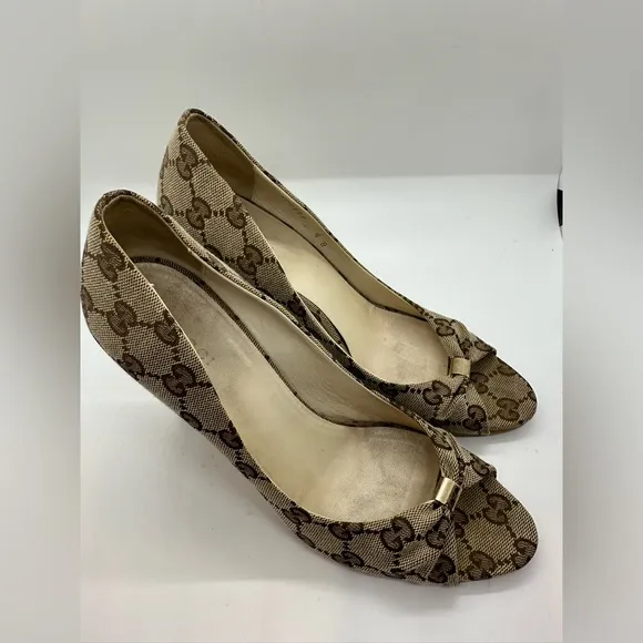 GUCCI WEDGES SZ 8B