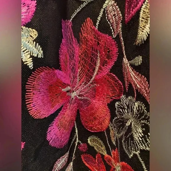 GUESS Embroidered-Floral Mesh Sheath Midi Colorful Springtime Dress Size 12 NEW