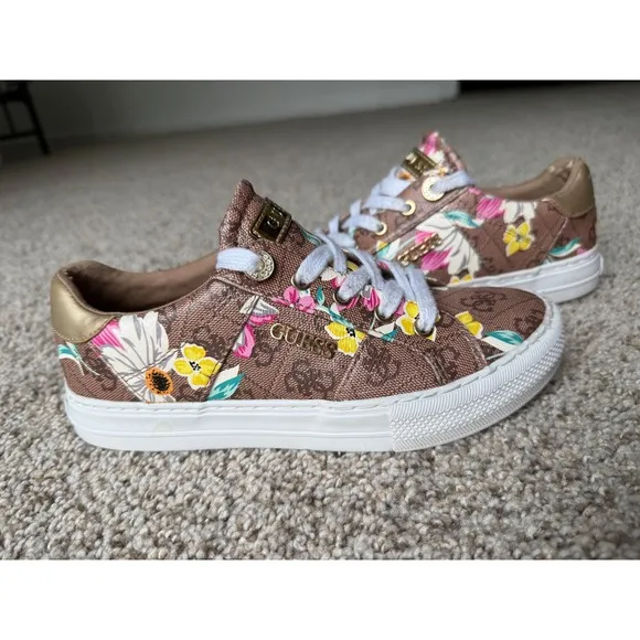 Guess Floral Sneakers Low Top Casual Fashion Shoes women Size 6