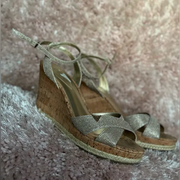 GUESS Metallic Strappy Platform Wedges Womens Size 11