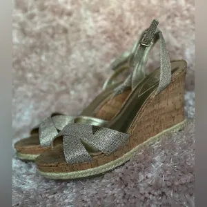 GUESS Metallic Strappy Platform Wedges Womens Size 11