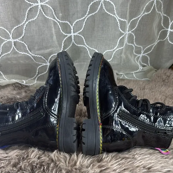 (H) Kurt Geiger Lace-up ankle boots with patent leather siper, Sz 9 little kid