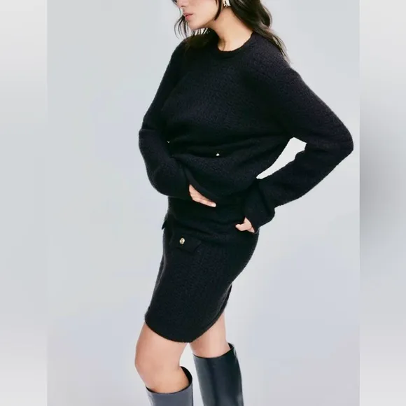 H&amp;M NWT pointelle knit mini skirt with gold buttons