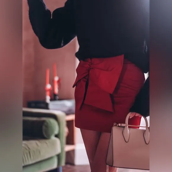 H&amp;M NWT viral red bow mini skirt